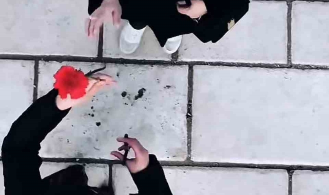 Tokat'ta dron ile kadınlara çiçek dağıttı