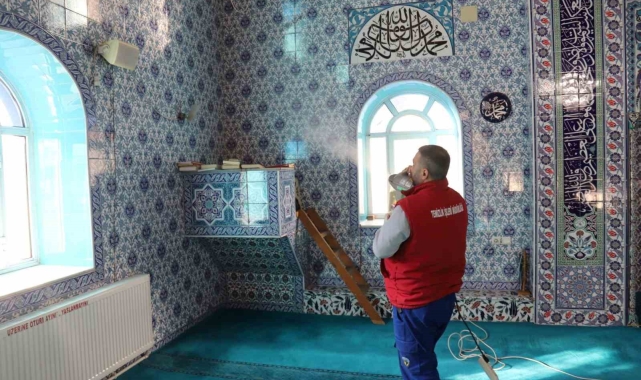 Turgutlu'da camiler gül koktu