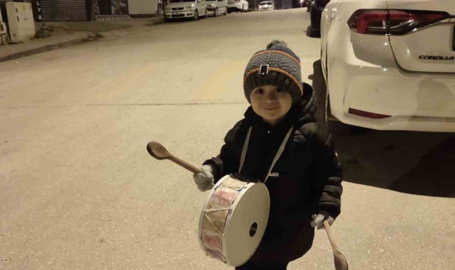 Türkiye&#039;nin en küçük Ramazan davulcusu