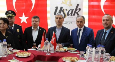 Uşak protokolü bayramlaşma töreninde buluştu