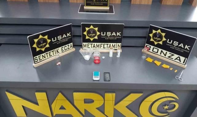 Uşak'ta 2 uyuşturucu satıcısı tutuklandı