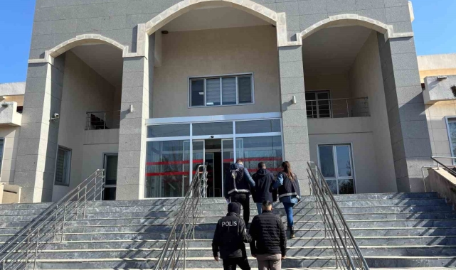 Uyuşturucu ve yağma suçundan aranan 2 şahıs tutuklandı