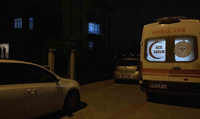 Uzaklaştırma kararı bulunan eve gelerek kendisini yaraladı