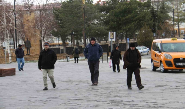 Uzmanı açıkladı: "Geçmişe takılı kalan mutlu olamıyor"