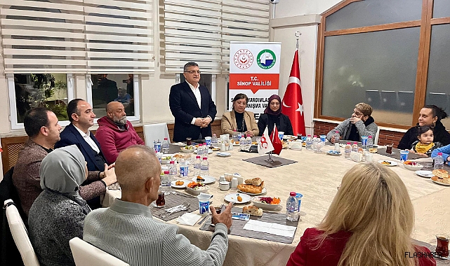 Vali Özarslan, Roman vatandaşlarla iftar programında buluştu