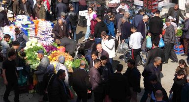 Van'da çarşı ve pazarlarda bayram hareketliliği