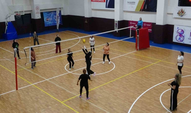 Van'da 'Evinin Sultanları Voleybol Turnuvası' sona erdi