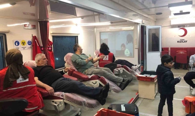 Vatandaşlardan kan bağışı kampanyasına yoğun ilgi