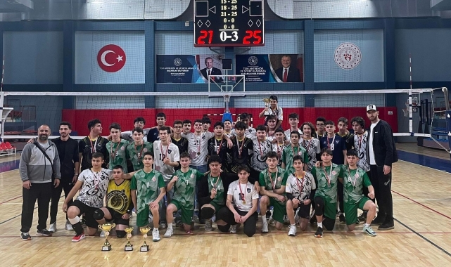 Voleybolda Düzce Belediyesi şampiyon