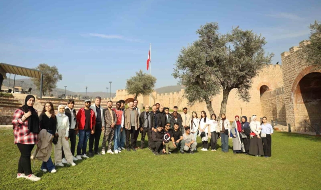 Yabancı öğrenciler Hereke Kalesi'ne hayran kaldı