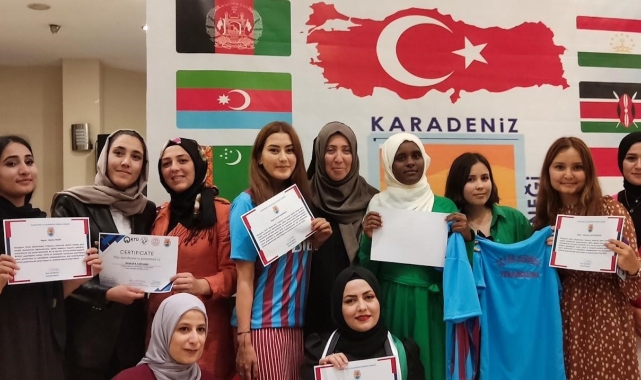 Yabancı öğrenciler Trabzon'da Türkiye'yi ve dünyayı tanıyor