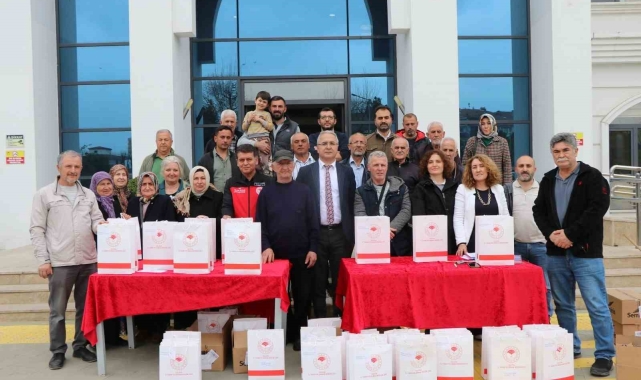 Yalova'da 63 çiftçiye 215 kilo fasulye tohumu dağıtıldı