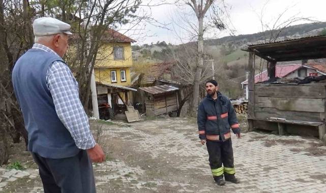 Yangın söndürmeye gelen itfaiyeciyle ilginç diyalog: "Su atmayın evin içi su dolar"