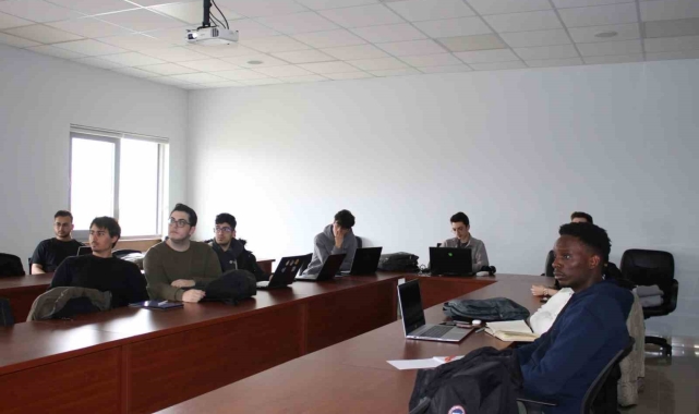 Yapay zekanın robotik sistemlere entegrasyonu bu etkinlikte konuşuldu