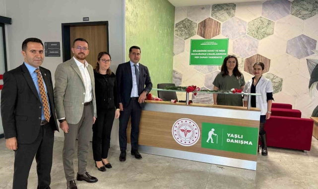 Yaşlı dostu hastaneden yaşlı vatandaşlara anlamlı etkinlik