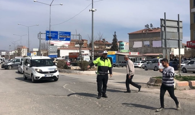 Yayalara trafik eğitimi veriliyor