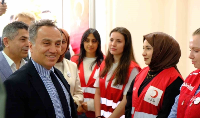 Yenilenen öğrenci butiği ihtiyaç sahibi öğrencilere ücretsiz hizmet veriyor