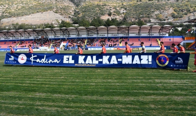 Yeşil sahadan 'Kadına el kalkamaz' mesajı