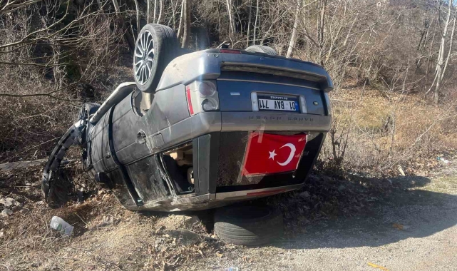 Yoldan çıkan cip ters döndü: 5 yaralı