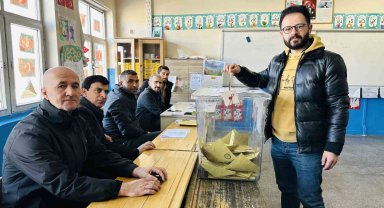 Yüksekova'da bir köy mahalle statüsüne geçti: Muhtarlık seçimi yapılıyor