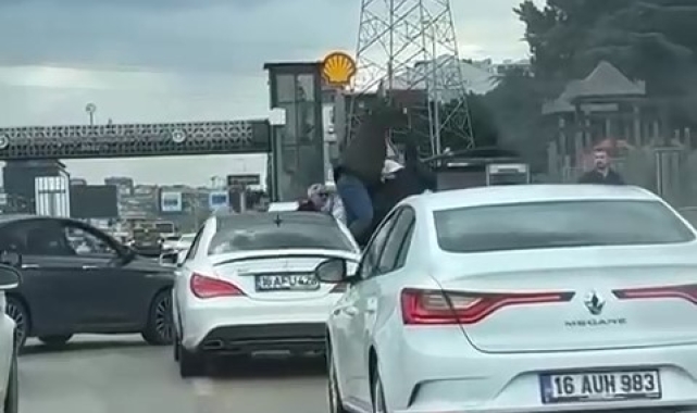 Yumruklar havada uçuştu