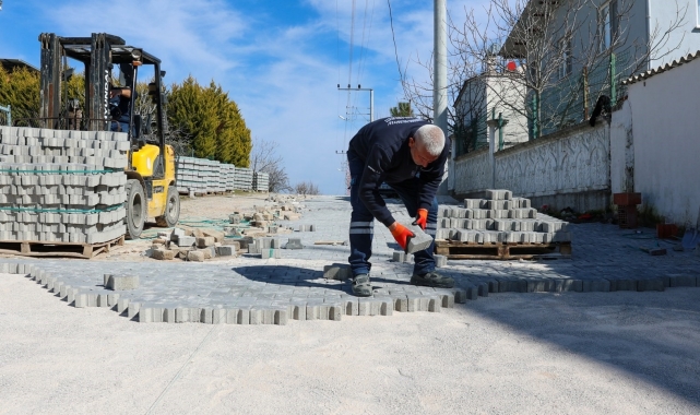 Yunusemre'den Osmancalı'da yol çalışması