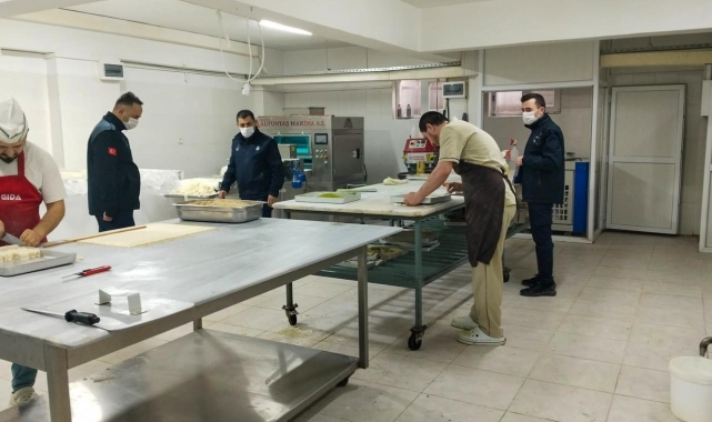 Zabıtadan tatlı ve börek üretimi yapan işletmelere denetim