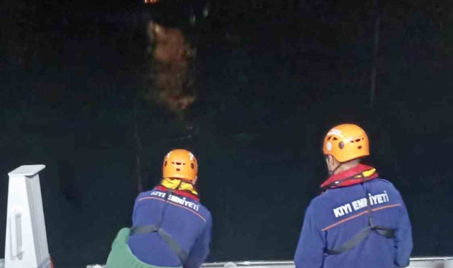 38 metrelik tekne fırtınada sürüklendi, KIYEM ekipleri kurtardı