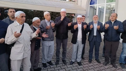 Gerze'de hacı adayları kutsal topraklara dualarla uğurlandı
