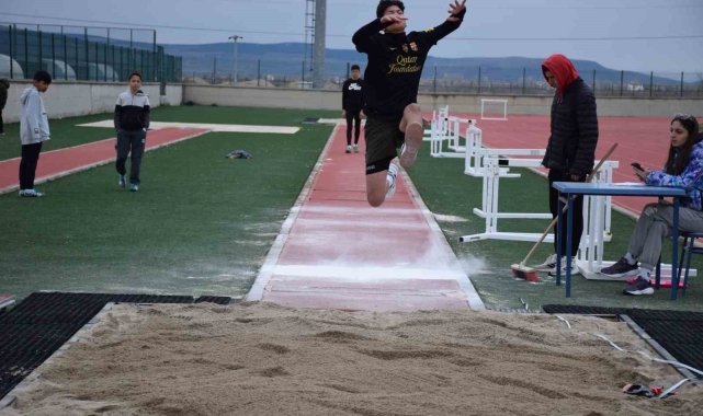 Afyonkarahisar'da Atletizm Analig il seçmeleri yapıldı