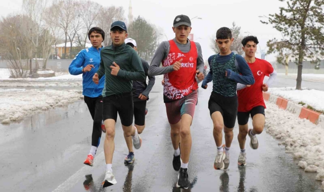 Ağrı'da kurtuluş koşusu heyecanı