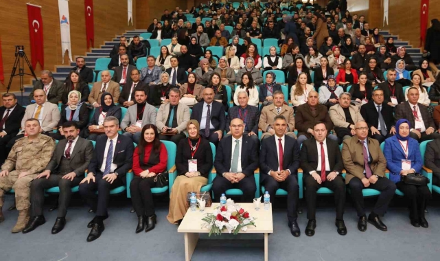 AİÇÜ ev sahipliğinde "Ailenin korunması ve güçlenmesi" temalı il eylem planı çalıştayı başladı