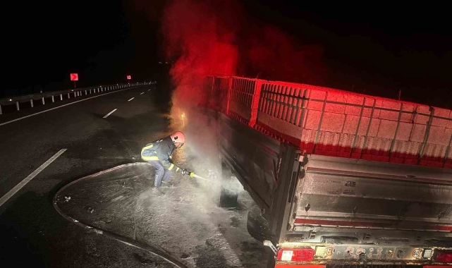 Akseki'de rampa inerken balataları yanan tır alev aldı