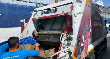 Alanya'da 85 kilo kokmuş balık imha edildi