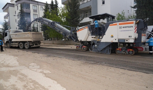 Alitaşı Mahallesinde asfalt serimi başladı