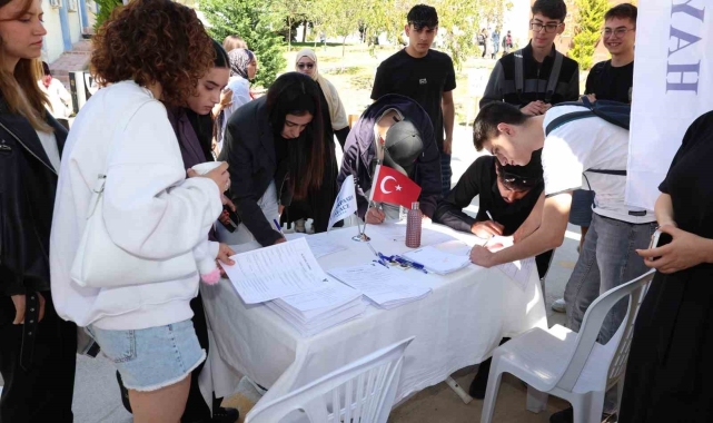 ALKÜ öğrencileri, kariyer fırsatında buluştu