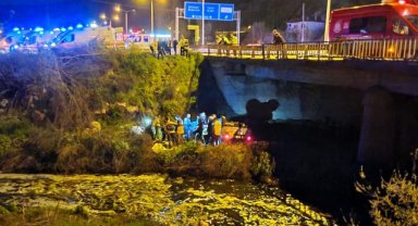 Amasya'da devrilen otomobildeki 5 kişi yaralandı