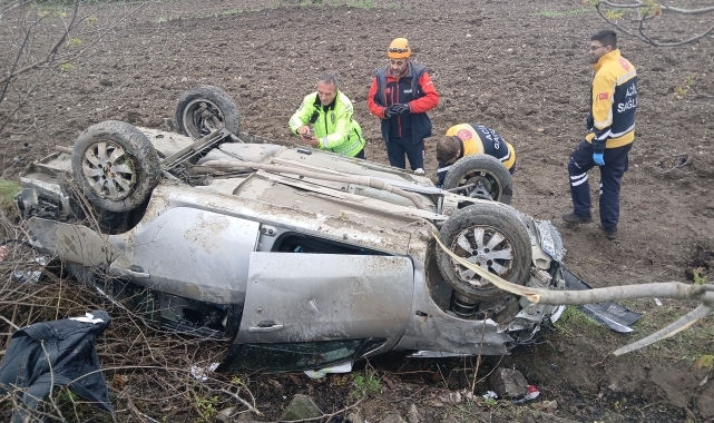 Amasya'da şarampole devrilen otomobildeki 1 kişi öldü, 2 kişi yaralandı