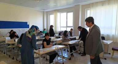 Anamurlu gençler, umre ödüllü bilgi yarışmasında heyecanla yarıştı