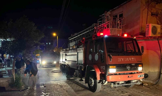 Annesine kızıp evi ateşe verdi, o anları da canlı yayınladı