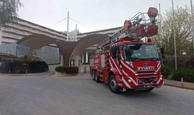 Antalya'da otelin santralinde çıkan yangın çalışanlarca söndürüldü