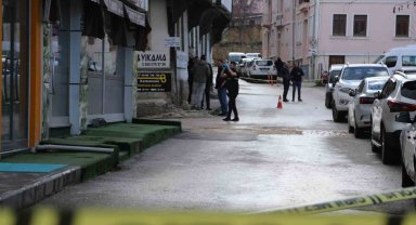 Apartmanda bulunan el bombası polisi alarma geçirdi
