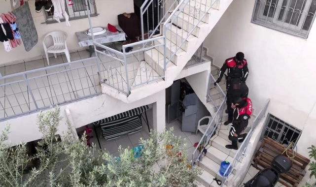 Aranan şahıslar şafak operasyonuyla yakalandı