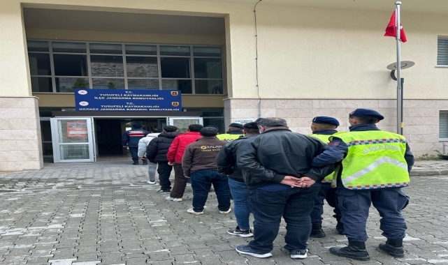 Artvin'de 4 düzensiz göçmen yakalandı