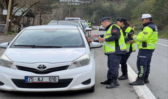 Artvin'de jandarma ekipleri denetimlerini sürdürdü