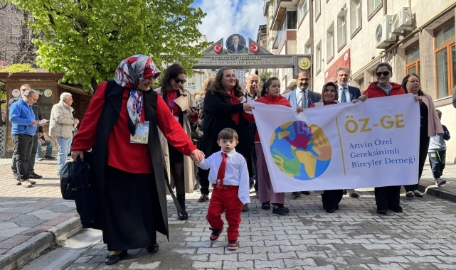 Artvin'de otizm farkındalığı için yürüyüş düzenlendi