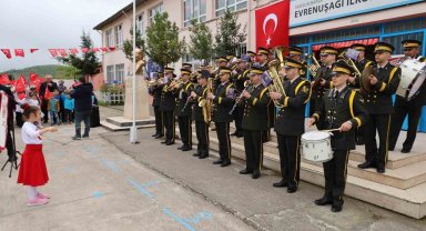 Askeri bandodan öğrencilere özel konser