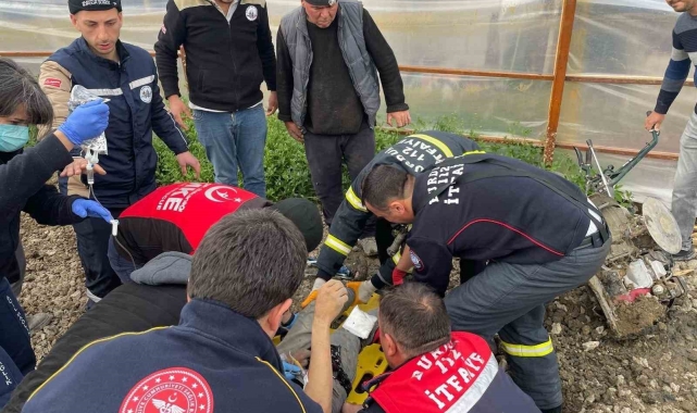Ayağı çapa makinesine sıkışan şahıs itfaiye ekipleri tarafından kurtarıldı