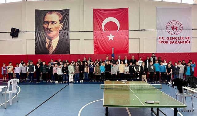 Ayancık'ta masa tenisi ve atletizm yarışmaları düzenlendi