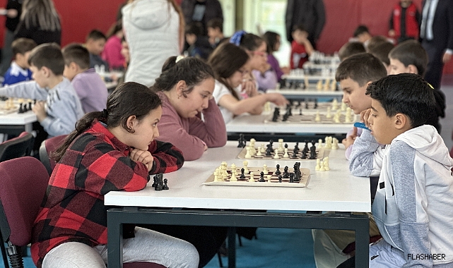Ayancık'ta minikler satranç turnuvası düzenlendi